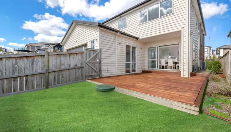 38 Lime Hill Rise, Flat Bush