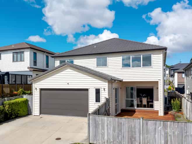 38 Lime Hill Rise, Flat Bush