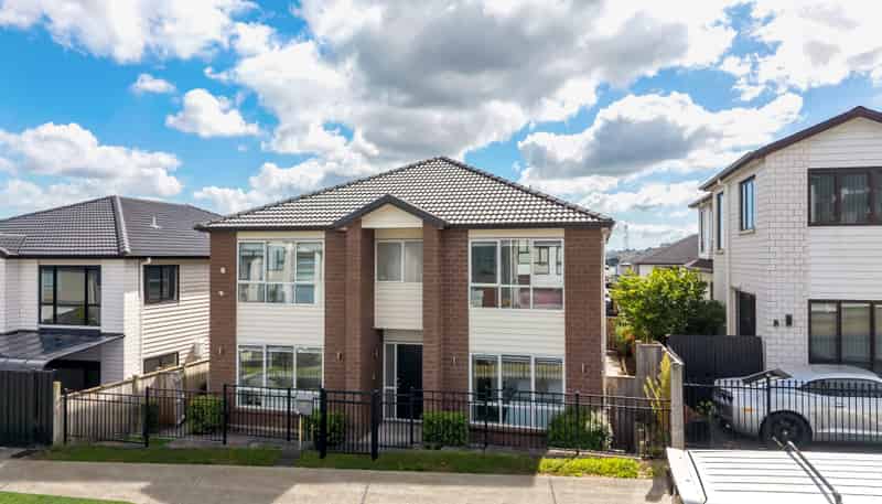 38 Lime Hill Rise, Flat Bush