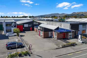 Freehold – Holding Income or Vacant Possession