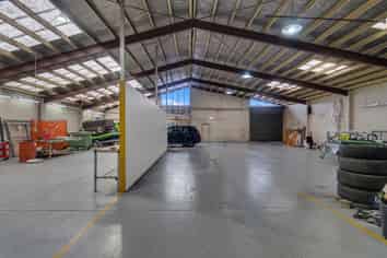 Freehold – Holding Income or Vacant Possession