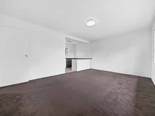 2/94 Chivalry Road, Glenfield