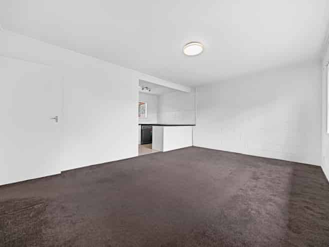 2/94 Chivalry Road, Glenfield