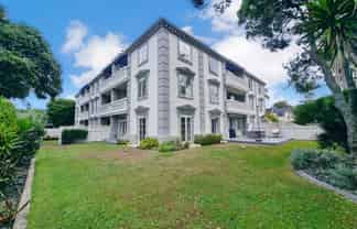 GB/8 Sidmouth Street, Mairangi Bay