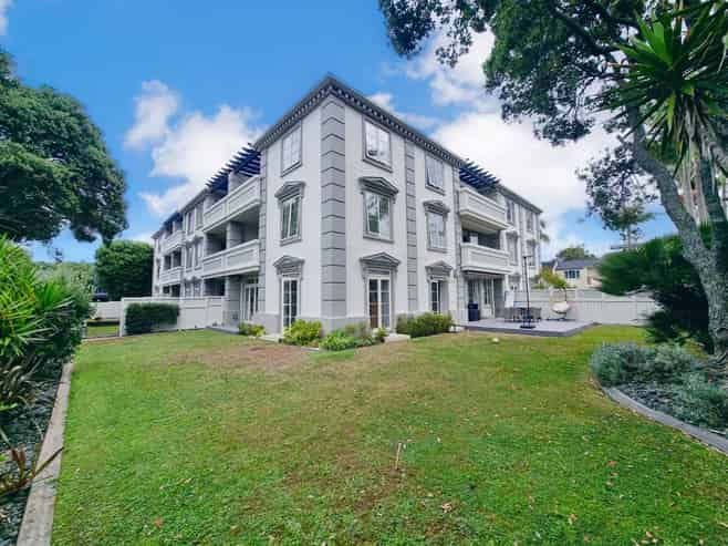 GB/8 Sidmouth Street, Mairangi Bay