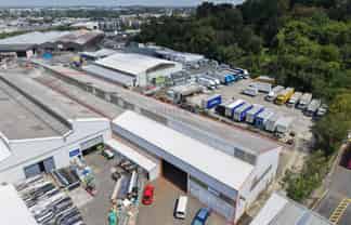 1,800sqm Warehouse 982sqm Yard + Two Gantries