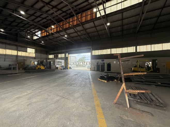1,800sqm Warehouse 982sqm Yard + Two Gantries