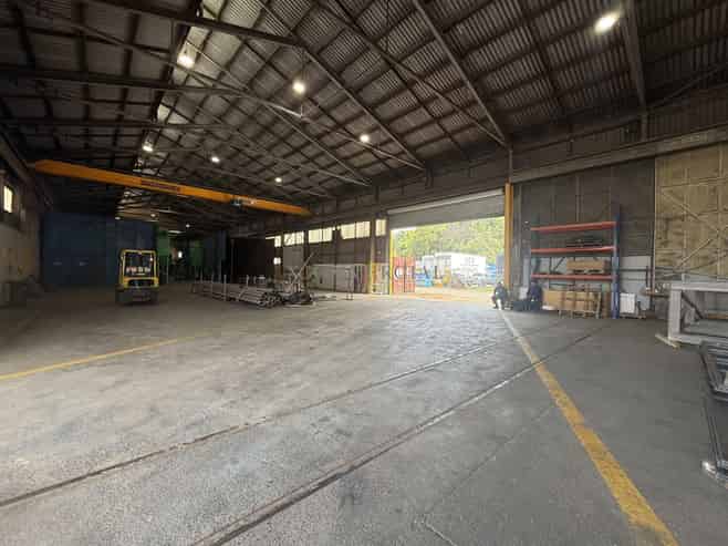 1,800sqm Warehouse 982sqm Yard + Two Gantries