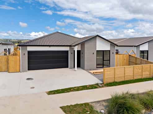 14 & 16 Pupu Crescent, Opaheke