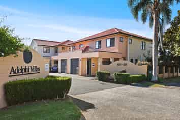 118 Huntington Drive, Huntington Park