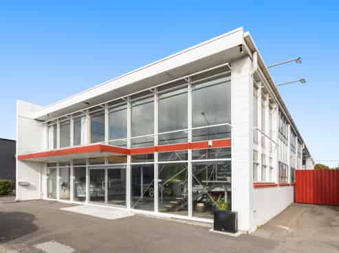 Impressive Standalone Warehouse on Montreal St