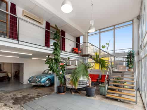 Impressive Standalone Warehouse on Montreal St