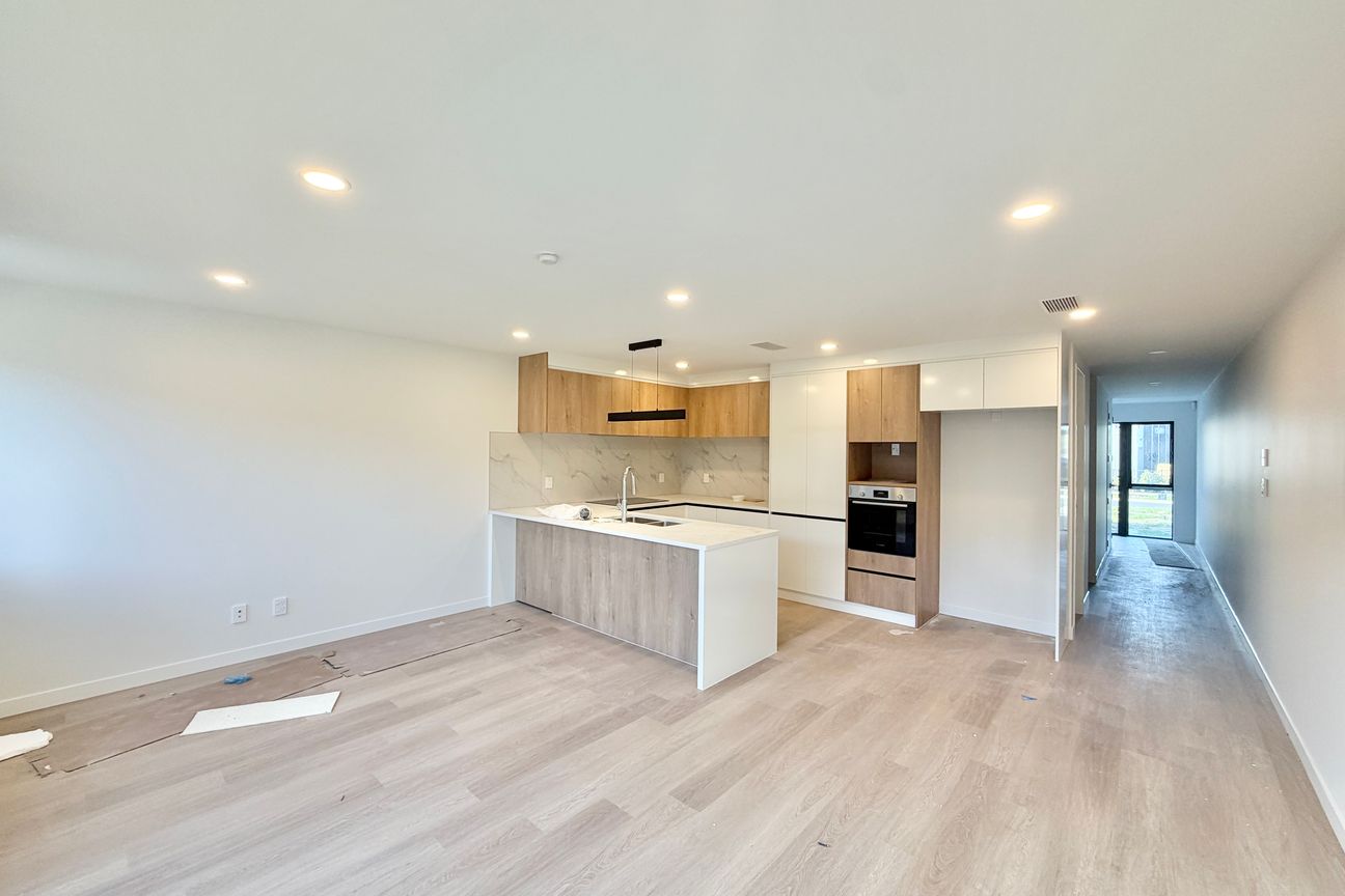Great Value 4-Bedroom Townhouse - Must See - View 3