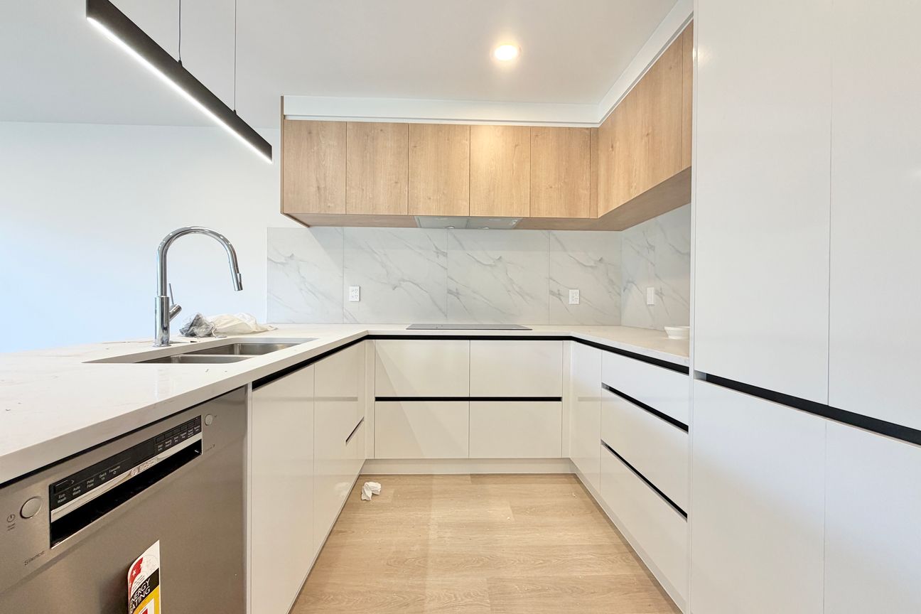 Great Value 4-Bedroom Townhouse - Must See - View 4