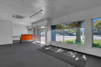 Great profile industrial space with dual access