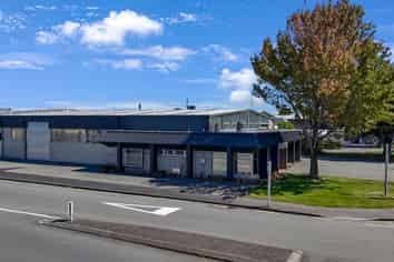 Great profile industrial space with dual access