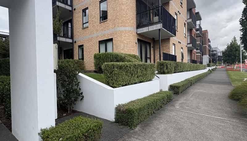 5/77 Hobsonville Point Road, Hobsonville