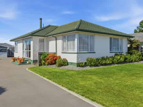 37 Dunstan Crescent, Hornby