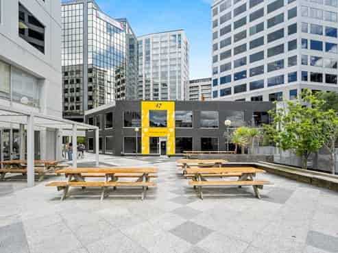 UNDERDEVELOPED OFFICE WITH EXPANSION POTENTIAL
