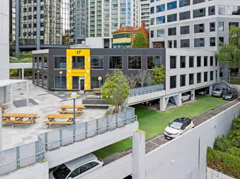 UNDERDEVELOPED OFFICE WITH EXPANSION POTENTIAL
