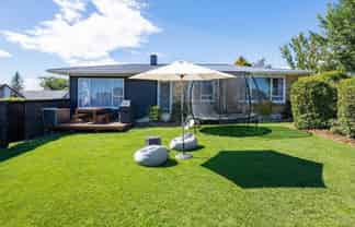 77 Houchens Road, Glenview