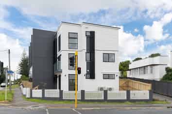 1A Scout Ave, Three Kings