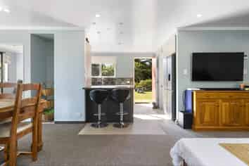 722 River Road, Broadlands Forest