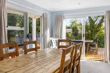 722 River Road, Broadlands Forest