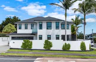 92A Flanshaw Street, Te Atatu South