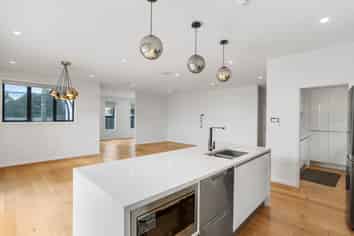 92A Flanshaw Street, Te Atatu South