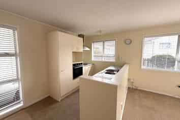 2/7 Almond Place, Mount Wellington