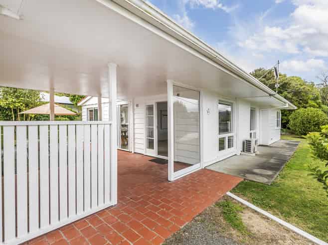 1A Nikau Road, Waikanae