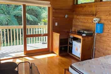 Tane Mahuta/122 Lone Kauri Road, Karekare