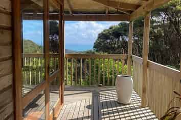 Tane Mahuta/122 Lone Kauri Road, Karekare