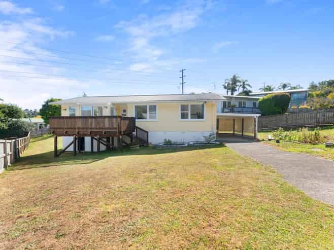 62 Totaravale Drive, Totara Vale