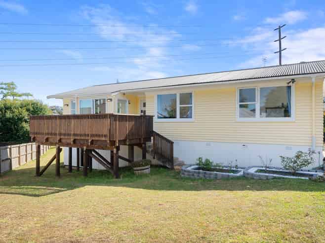 62 Totaravale Drive, Totara Vale