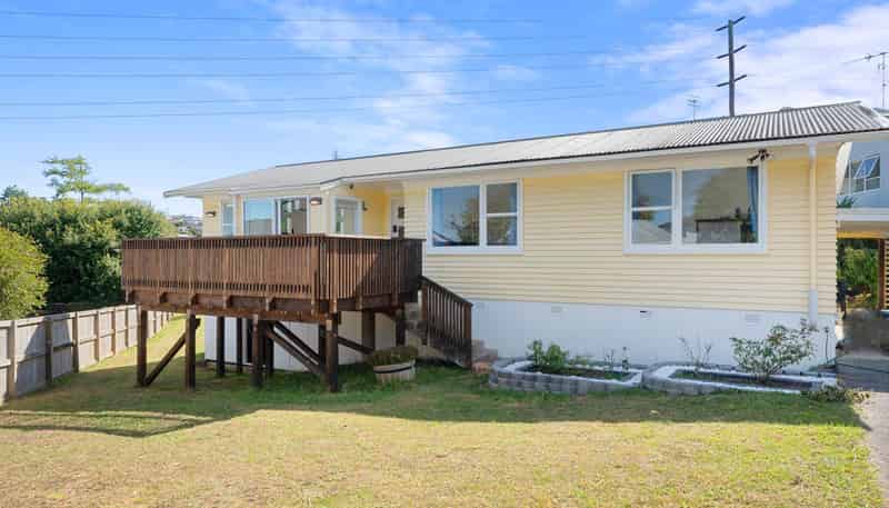 62 Totaravale Drive, Totara Vale