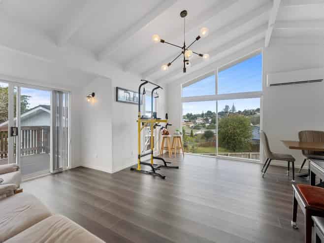 62 Totaravale Drive, Totara Vale