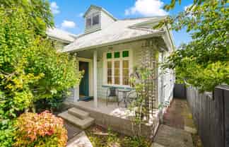 4 Turnbull Road, Narrow Neck