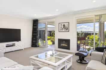 77 Harakeke Drive, Wharewaka