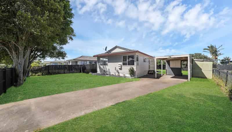 15  Penion Drive, Otara