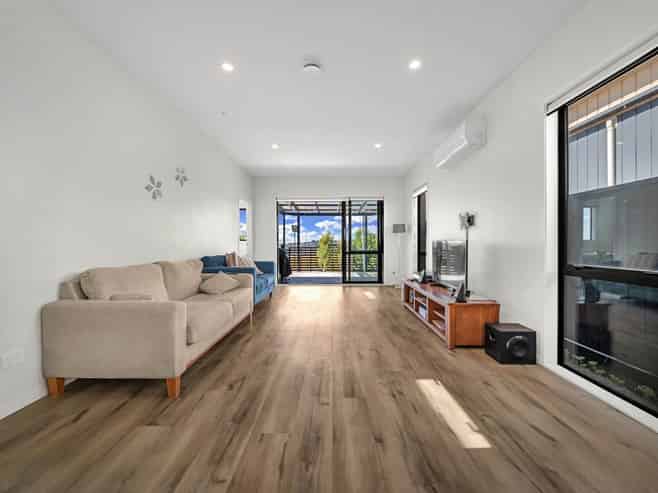 18 Canna Street, Totara Park