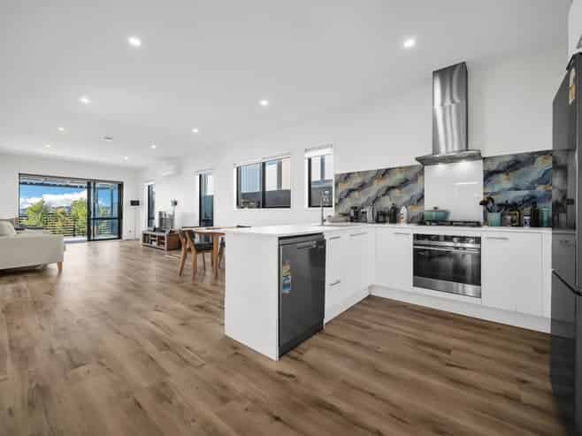 18 Canna Street, Totara Park