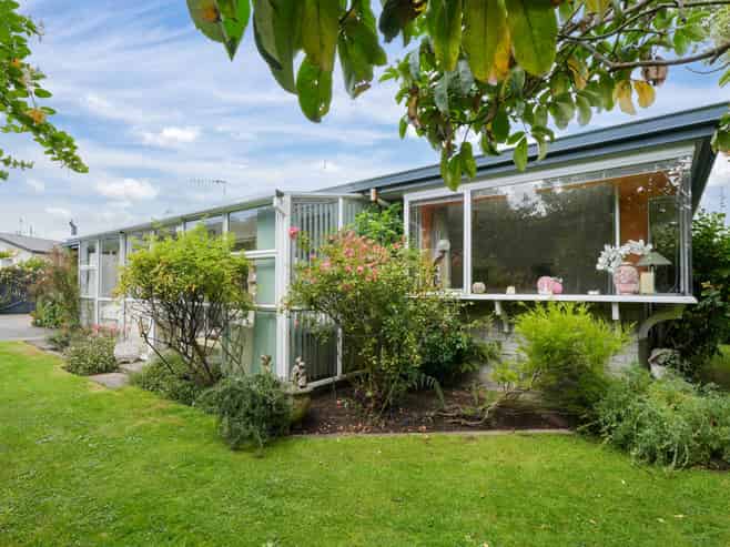 15B Duke Street, GLADSTONE