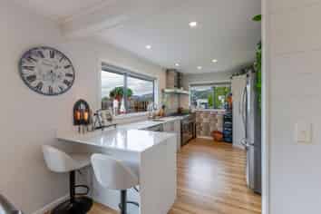 46 Dale Road, Raumati South