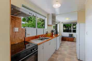 218 Main Road South, Raumati South