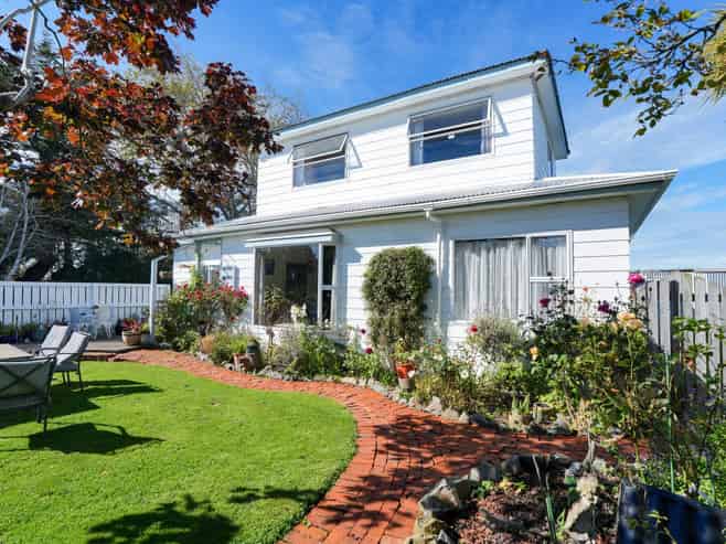 385 and 40 McQuarrie Street, Tisbury