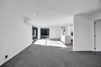 8 Gladstone Street, Hawera