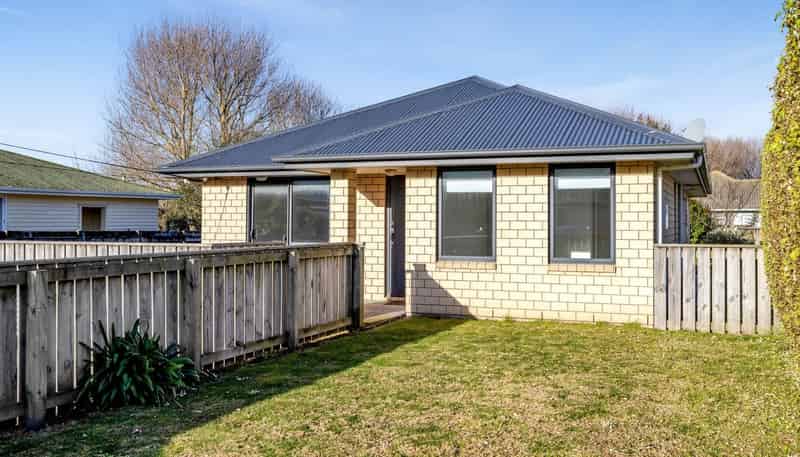 8 Gladstone Street, Hawera