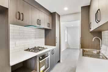 2/49 Mangere Road, Otahuhu